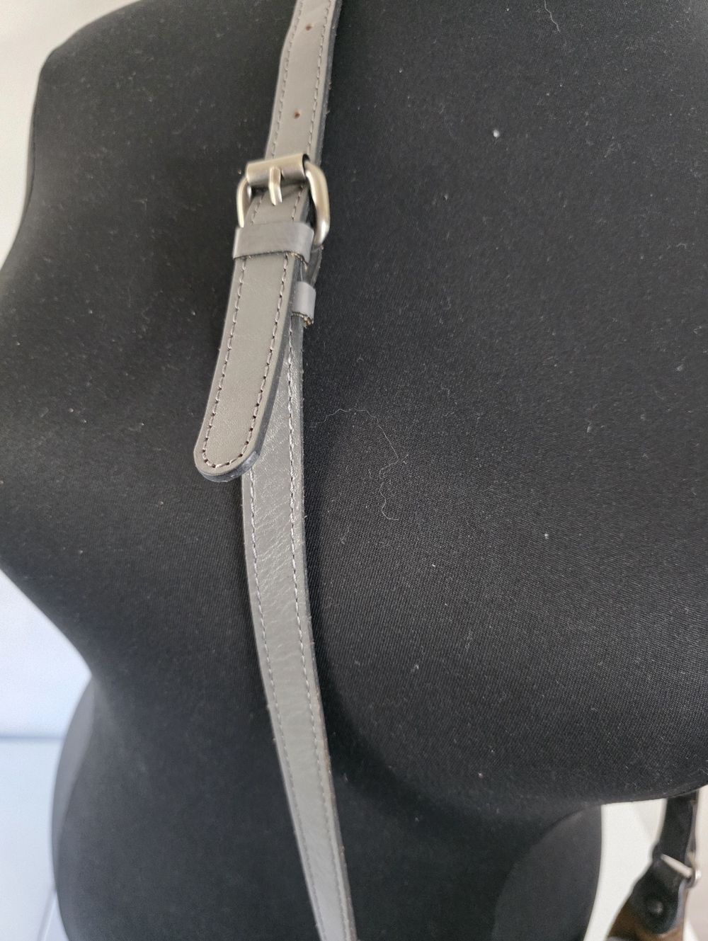 Patricia Nash Metallic Gray Tooled Leather Crossbody Bag - Picture 9 of 15